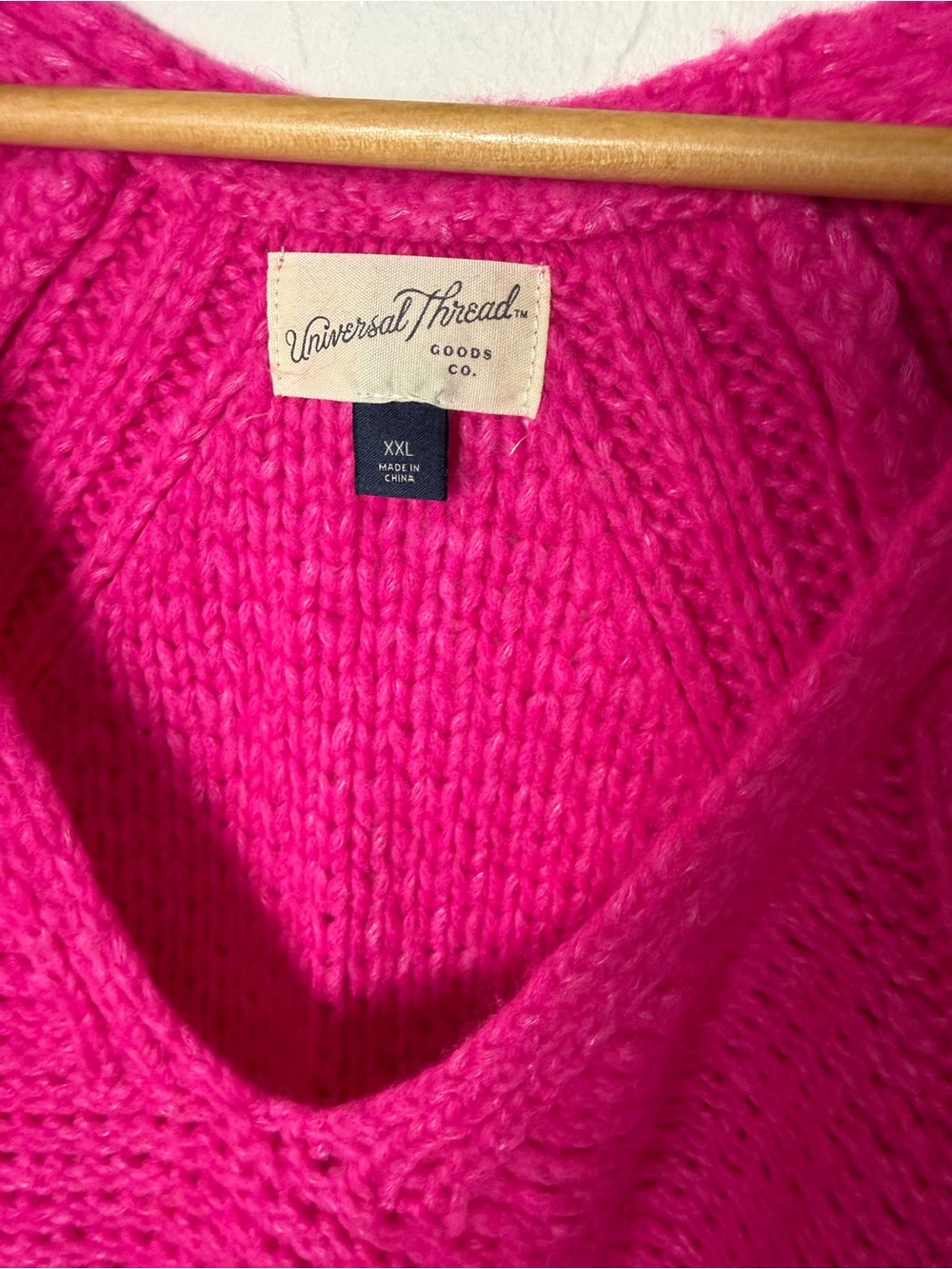 Universal Thread Hot Pink Chunky Knit V-Neck Sweater XXL - Picture 3 of 5